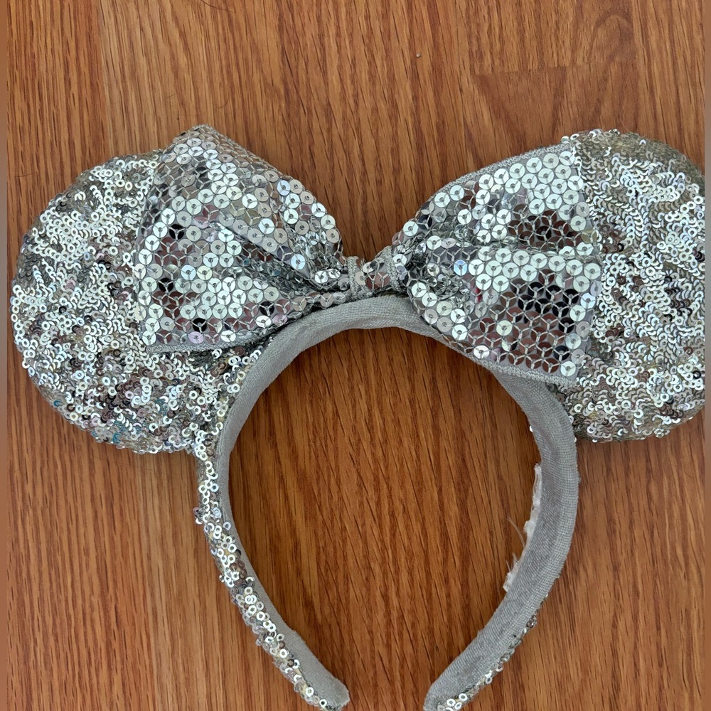 Disney Silver Sequin Minnie Ears - EUC